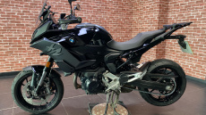 BMW F900 XR